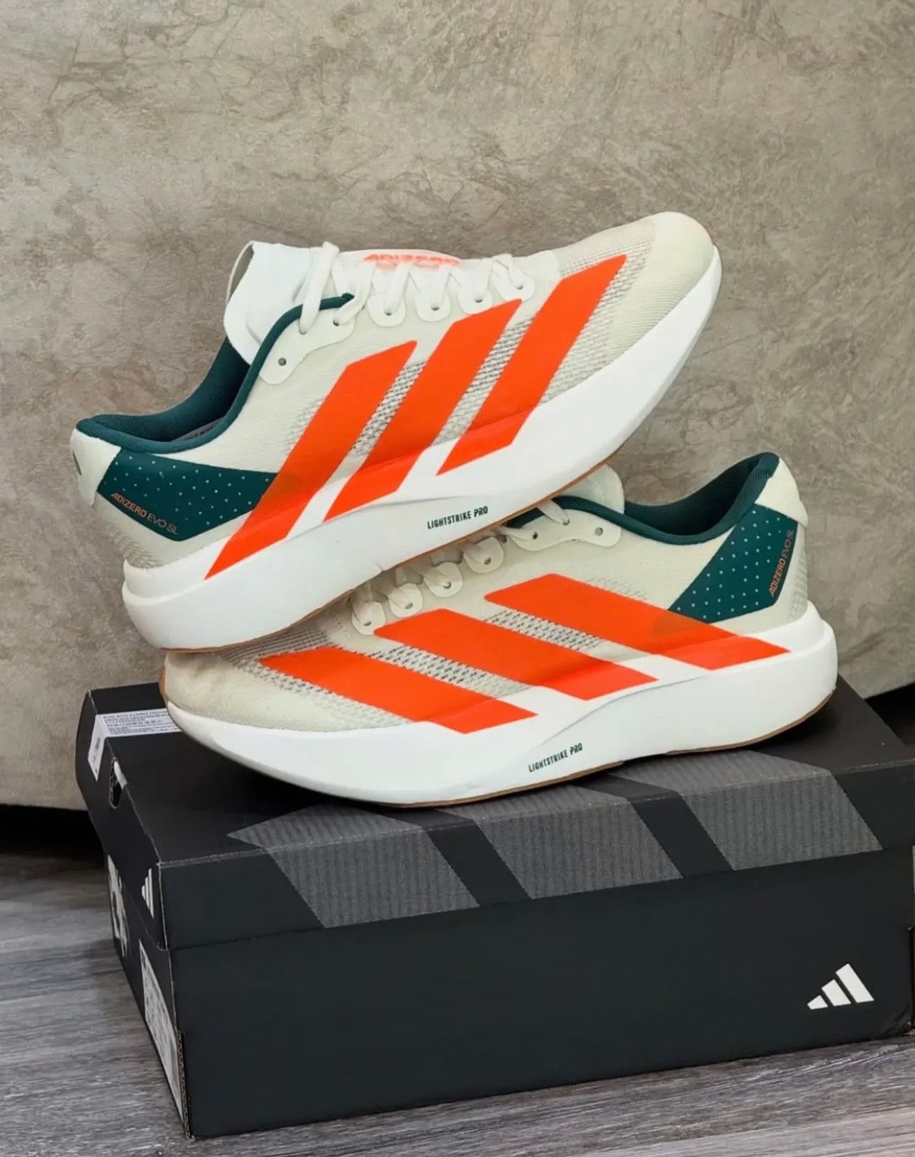 ADIDAS ADIZERO EVO SL BEIGE NARANJA