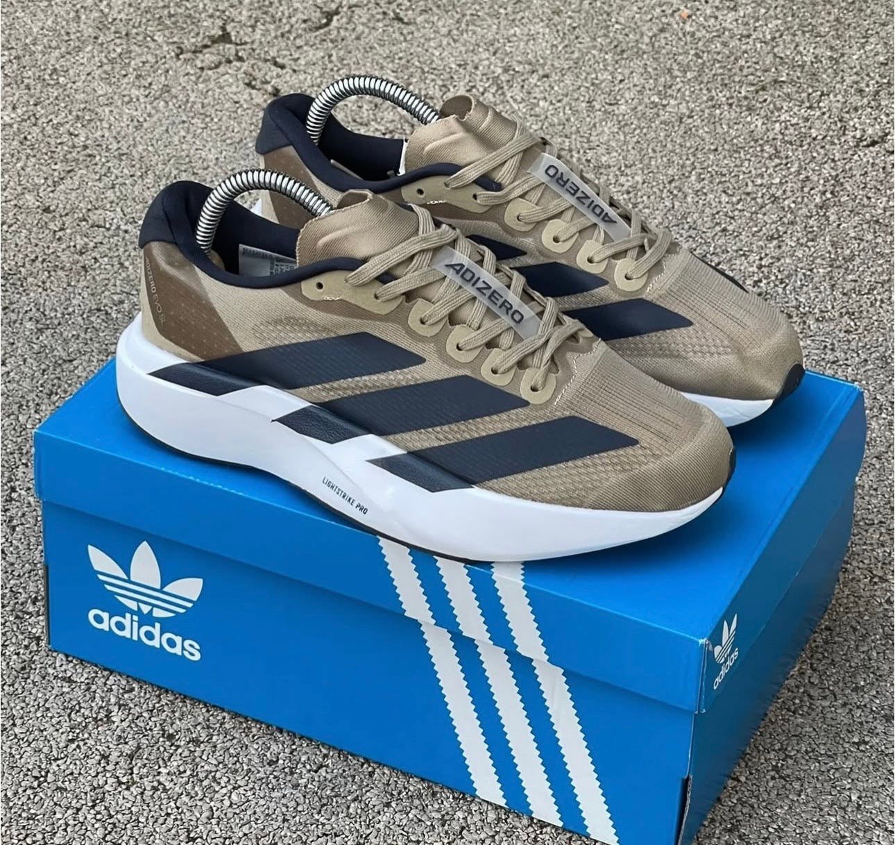 ADIDAS ADIZERO EVO SL CAFÉ