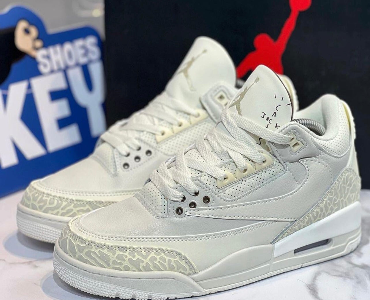 NIKE JORDAN RETRO 3 BEIGE