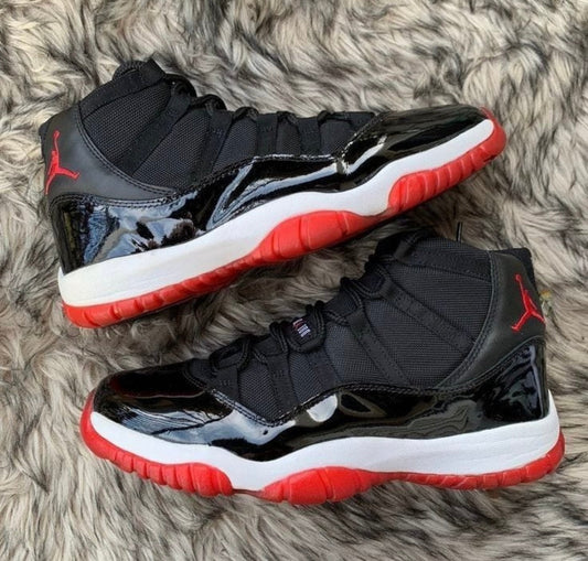 NIKE JORDAN RETRO 11