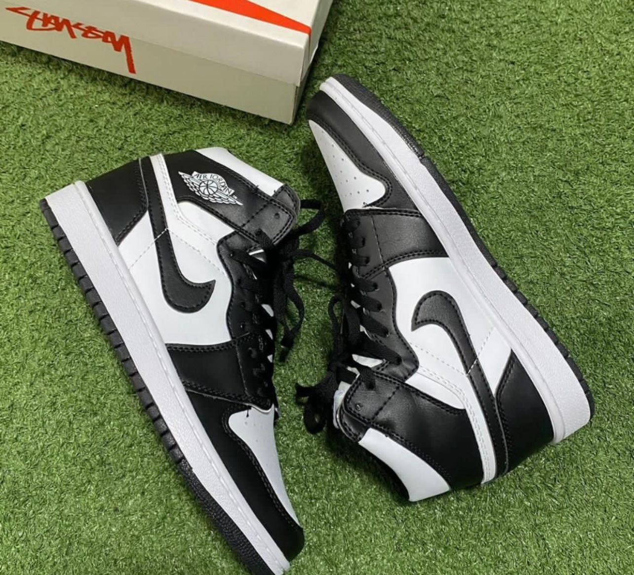 NIKE JORDAN RETRO 1 PANDA