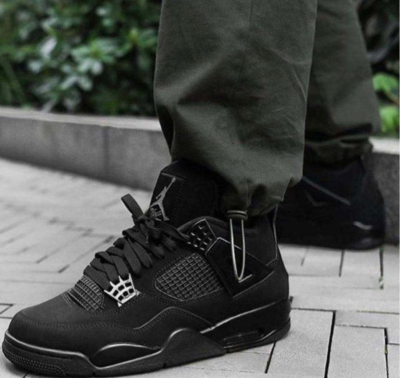 NIKE JORDAN RETRO 4 NEGRA