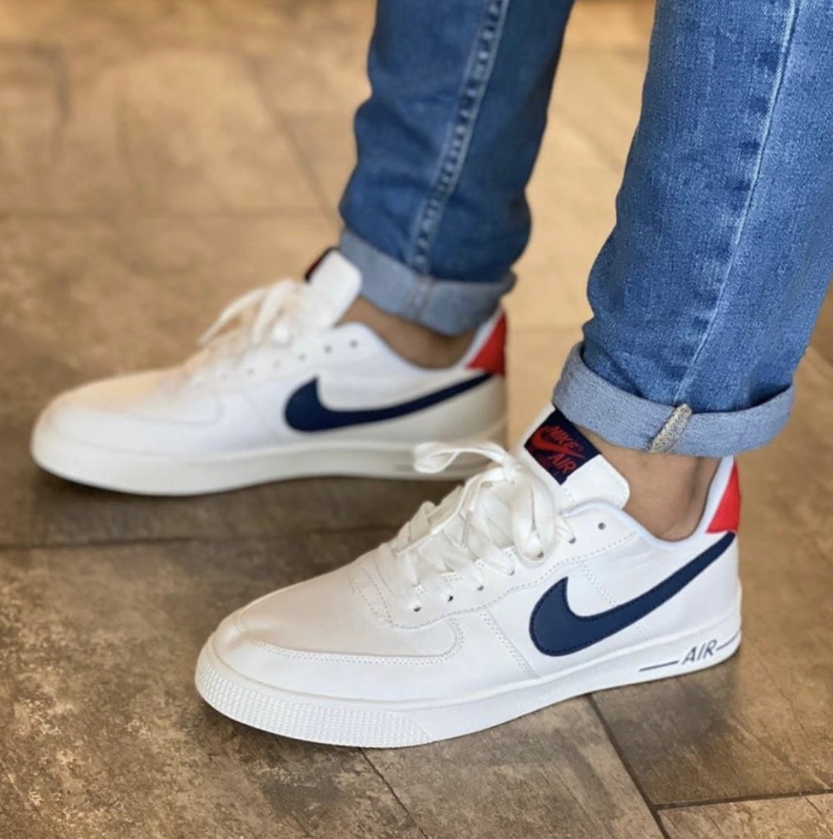 NIKE TABLITA BLANCO - ROJO