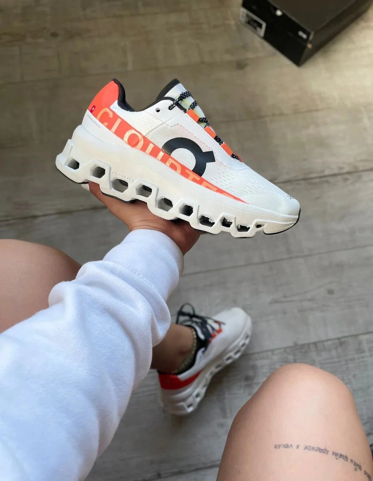 ON RUNNING CLOUDMONSTER BLANCO-NARANJA