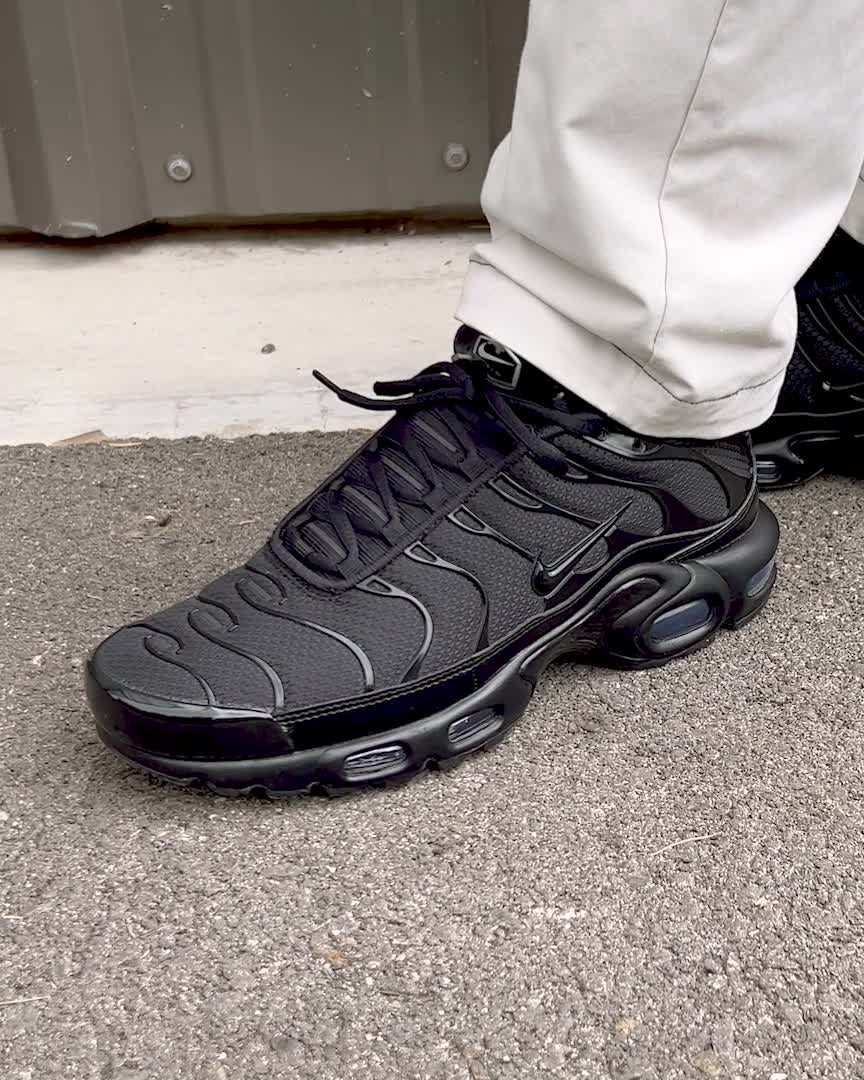 NIKE TN NEGRA